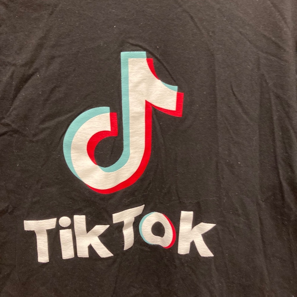 Tik Tok 👕 - Picture 2 of 5